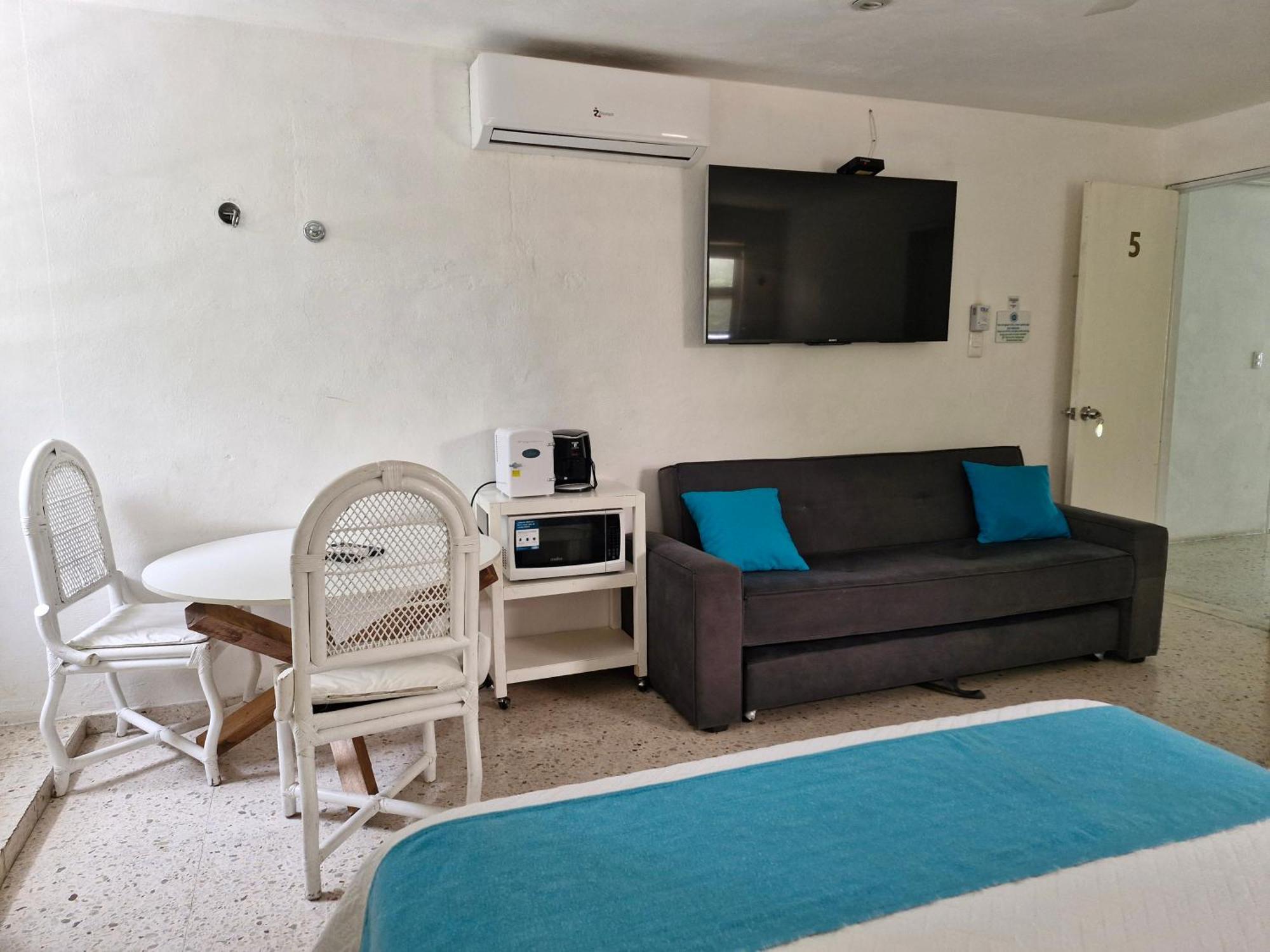 Downtown 3*